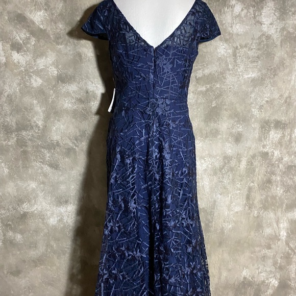 NWT JS Collections Womens Navy LaceEvening Dress Grown Size 4 (love3) - Picture 4 of 10